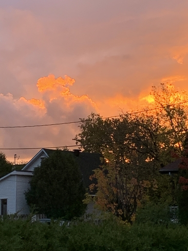 Le ciel est en feu Longueuil, Québec, CA
