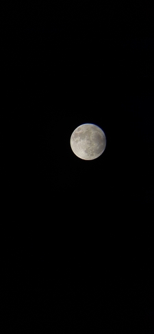Moon on a cool autumn night Woodridge, ON