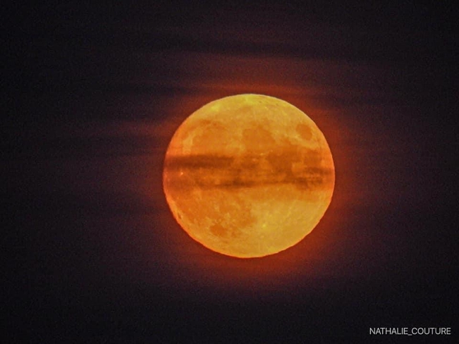 Pleine lune du 30 octobre 2020 Rawdon, Québec, CA
