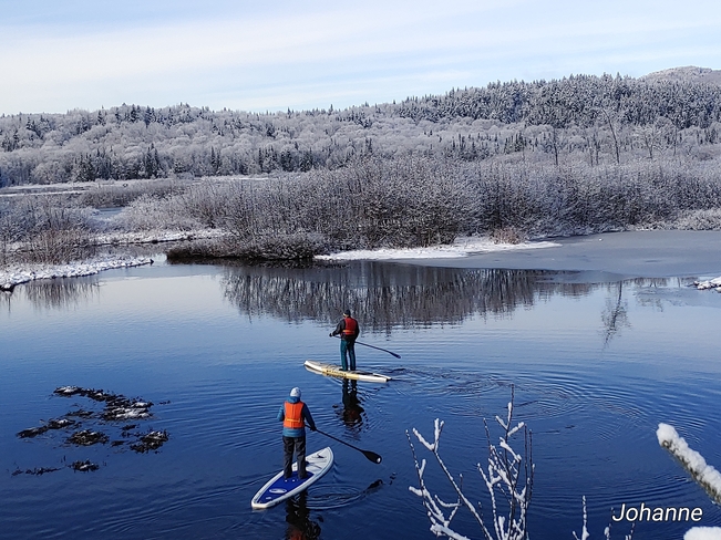 Planche à pagaie en hiver Lac-Saint-Charles, La Haute-Saint-Charles, Québec, QC