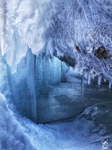 Petite grotte de glace naturelle Pont-Rouge, QC