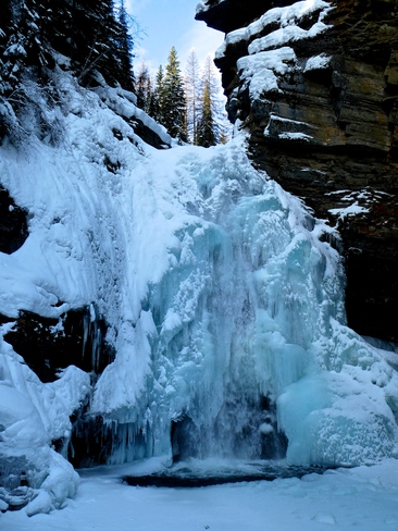 FROZEN FALLS ABOUT TO BREAK UP? Cranbrook, BC