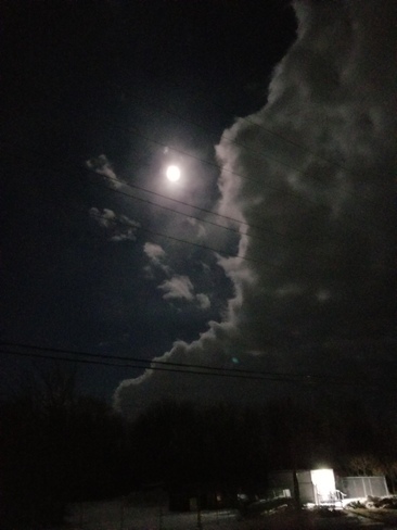 moon cloud Brighton, ON