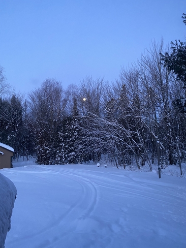 Beau matin avec la lune 🌝 Saint-Henri, Québec | G0R 3E0