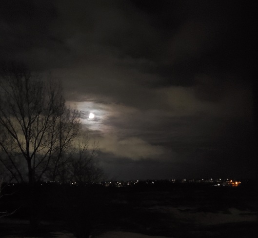 Moon over Kingston Westbrook, ON