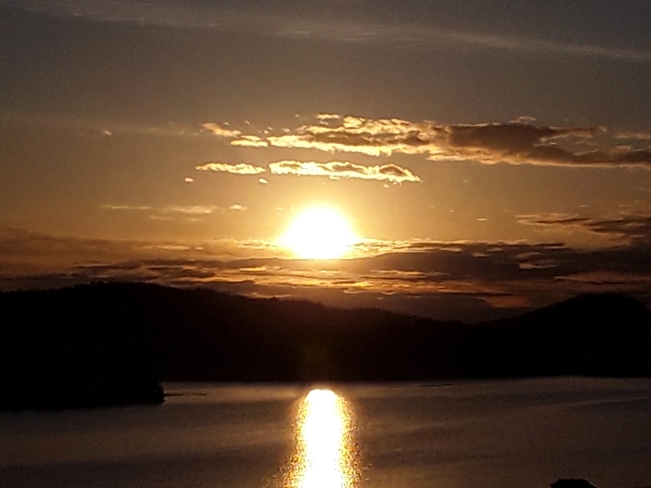 Coucher de soleil... Lac des Sables Sainte-Agathe-des-Monts, QC