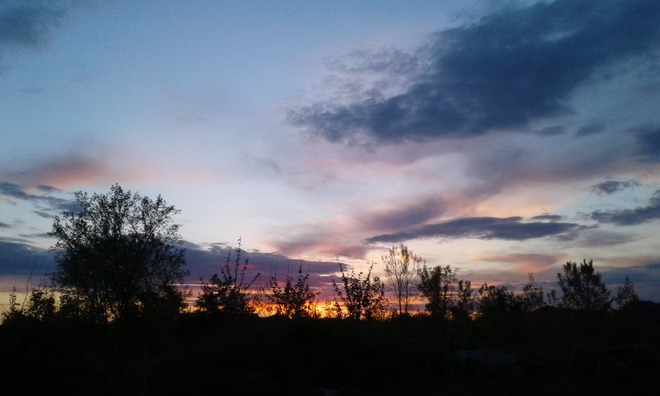 Colors of a May sunset Sainte-Dorothée, Laval, QC
