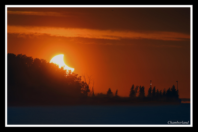Trois-Rivières, éclipse partielle, 05h:05. Trois-Rivières, QC