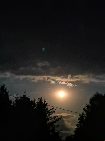 Beautiful Moon Coniston, ON