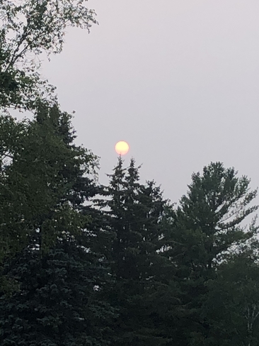 Red moon Kars, Ontario, CA