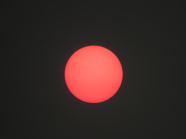 Soleil rouge Saint-Hubert, Québec, CA