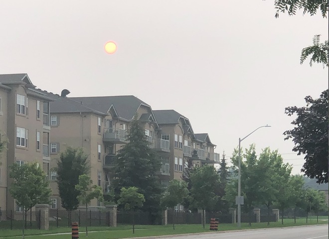 The sun in the haze Oakville, ON