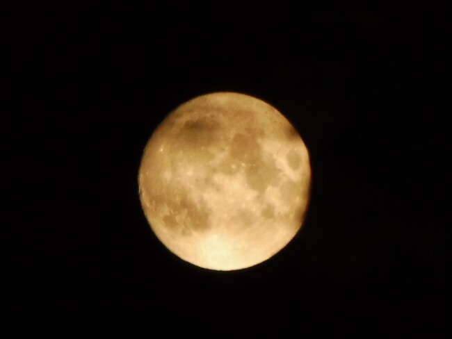 Pleine lune du tonnerre 52 Rue du Rocher, Rivière-du-Loup, QC