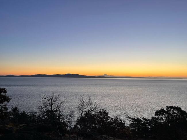 2021-09-16 - Sunrise for Cadboro Bay (Victoria BC) - Olav Krigolson Cadboro Bay, Saanich, BC