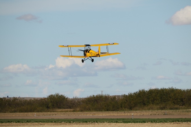 Planes Kindersley Regional Airport (YKY), Saskatchewan