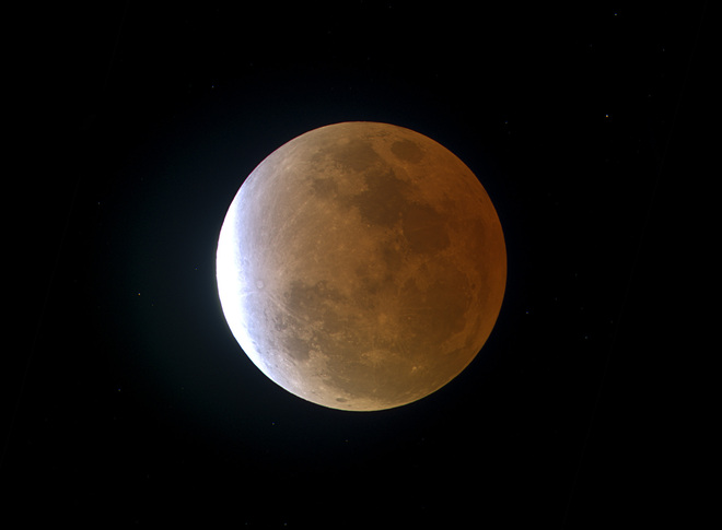 Éclipse de lune partielle, de Sherbrooke, Québec, Canada