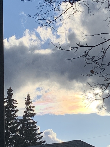 Beautiful coloured cloud Etobicoke, Ontario, CA