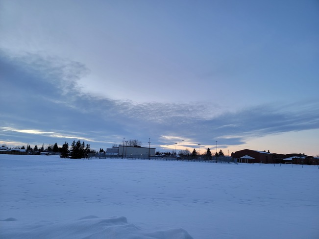 Northside sunset Lago Lindo School, AB