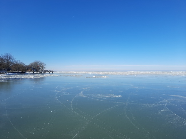 Great skating conditons on Lake St. Clair! Puce, ON