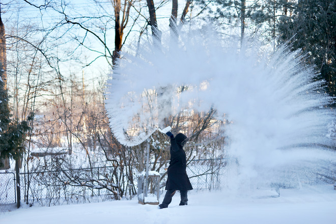 Throwing Hot Water in -34ºC/-29ºF Orléans, Gloucester, Ottawa, ON