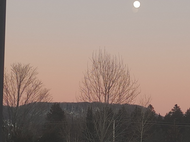 coucher de lune Sainte-Agathe-des-Monts, QC