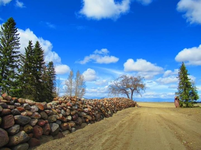 Great Stone Wall of Saskatchewan Smiley, Saskatchewan