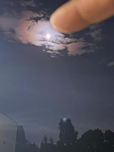 moon with beautiful sky Thorold, ON