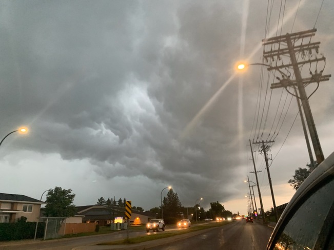 The start of the thunderstorms Winnipeg, MB