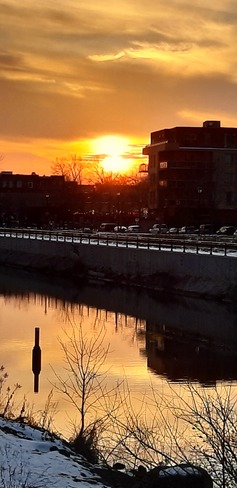 coucher du soleil sur canal lachine Montréal, QC