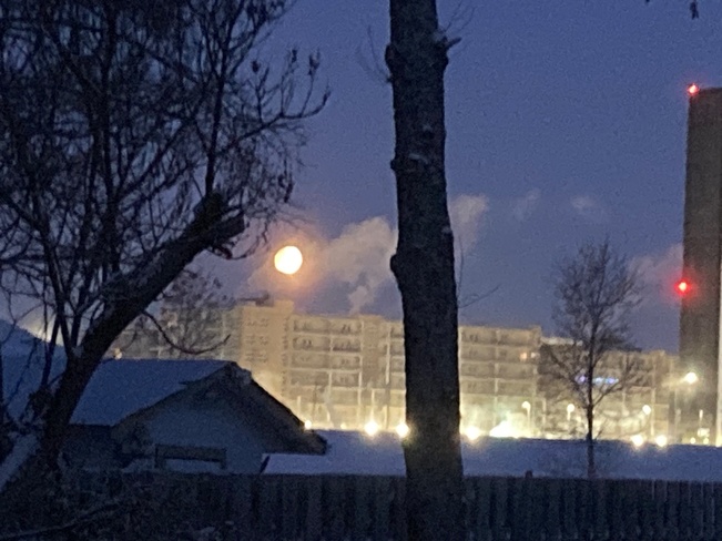 Full Moon in Winnipeg Winnipeg, MB
