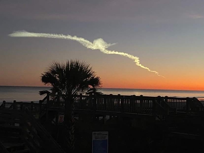 SpaceX Vapour Trail Surfside Beach, South Carolina | 29575