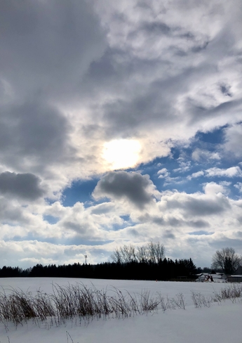 Soleil sous les nuages Blainville, Québec, CA