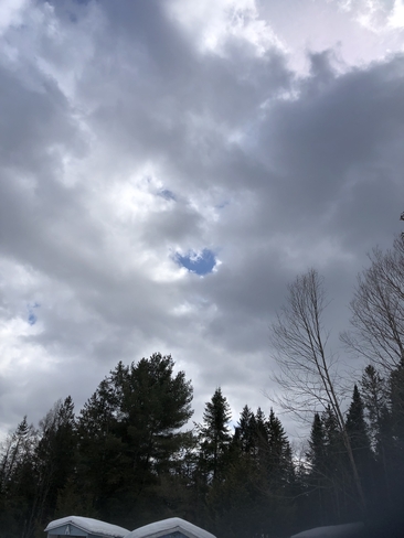 Le ciel nous montre son Ti-Coeur Amherst, Québec, CA