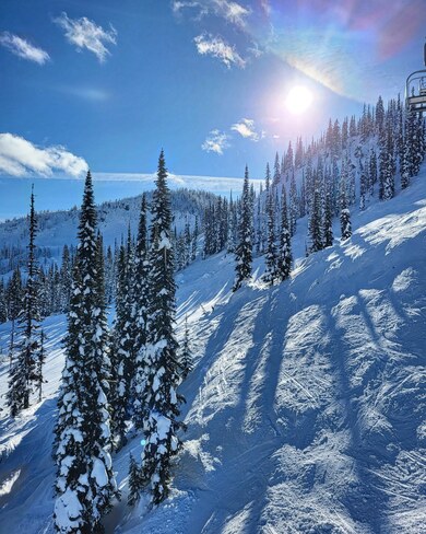 Ski days Whitewater Ski Resort, BC