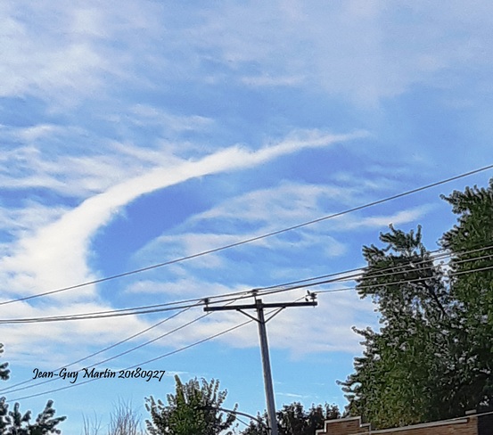 Formation nuageuse particulière Parc Eusėbe-Ménard, Boul. Gouin E, Montréal-Nord, QC H1H 5L8, Canada