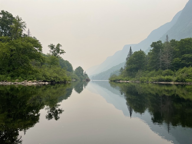 Smog dans la Vallée de la Jacques-Cartier Parc national de la Jacques-Cartier, Chemin du Parc-National, Stoneham-et-Tewkesbury, QC