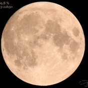Dernière Super Lune à 99,8 % Ciel voilé de fumé T-R
