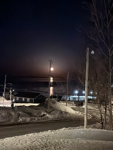 Lever de la lune à Rivière au Renard toute en beauté Gaspé, Québec | G4X 0A5