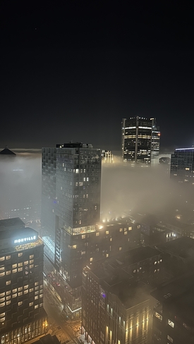 brouillard sur le centre-ville de Montréal Montréal, Québec | H2Z 0A7