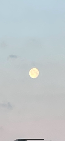 Moon Mississauga, Ontario, CA